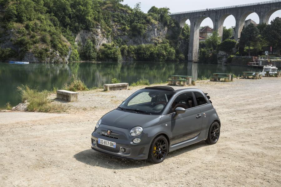  Abarth 595C Competizione 2012 года  (фото 3 из 41)
